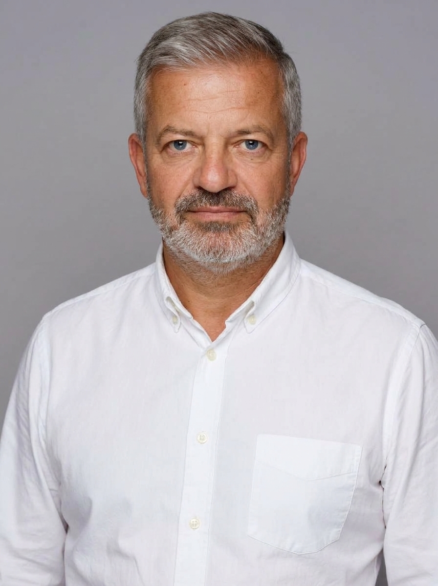 András Doncsev — Társalapító, Praxis Consulting
